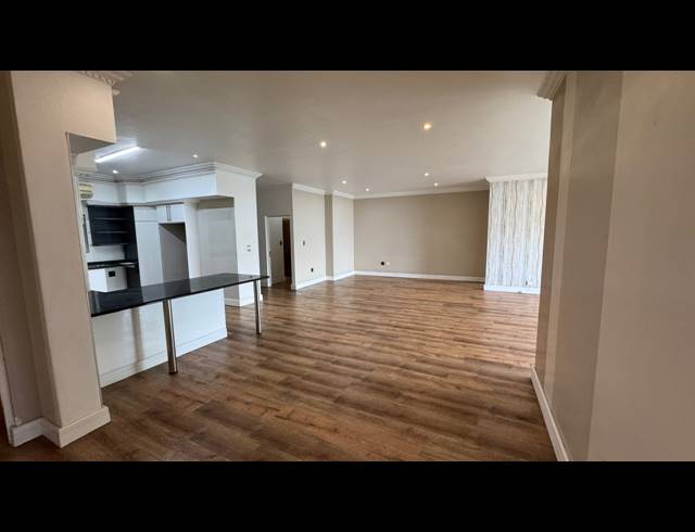 4 BEDROOM APARTMENT FOR SALE IN ESSENWOOD